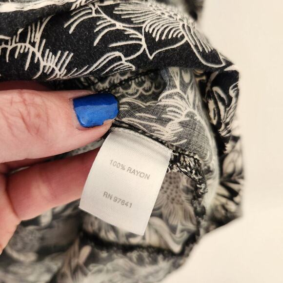 J. Jill Long Sleeve Pullover Blouse Womens Size Medium Black White Floral - Picture 4 of 6